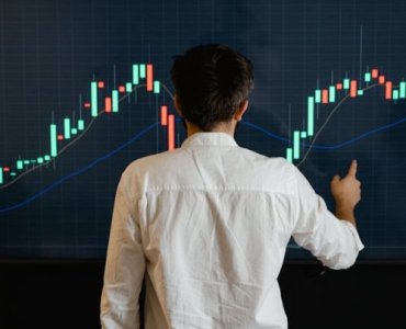 Rynek opcji bez tajemnic: od pierwszych pojęć do pierwszej strategii