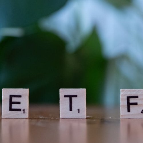 ETF w pigułce: jak działają i czy pasują do Twojej strategii inwestycyjnej?