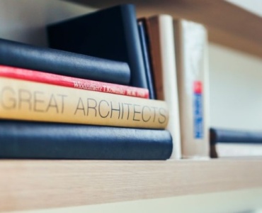 Biblioteka inwestora: książki, które przyspieszą Twój finansowy rozwój
