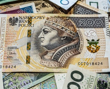 Małymi krokami do dużych celów: jak co miesiąc pomnażać oszczędności niewielkimi kwotami